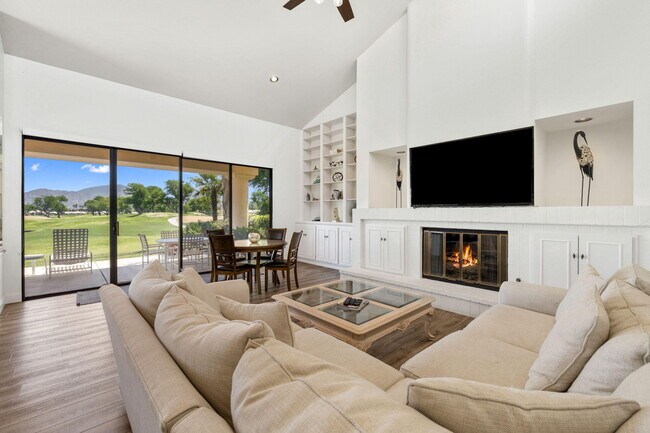 Foto del edificio - 54612 Inverness Way