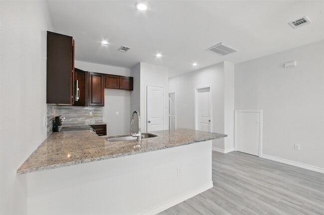 Foto del edificio - 16884 Kempwood