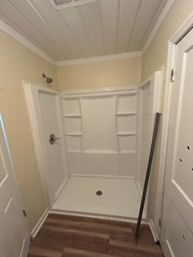 Building Photo - 3 Bedroom home