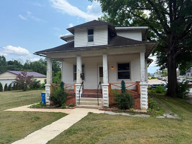 Building Photo - 146 16th St