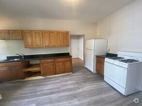 Building Photo - 140 Callender St