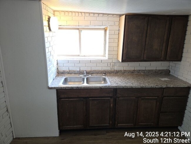 Building Photo - 110 S 12th St