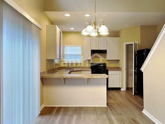 Foto del edificio - 6349 Clary Ln