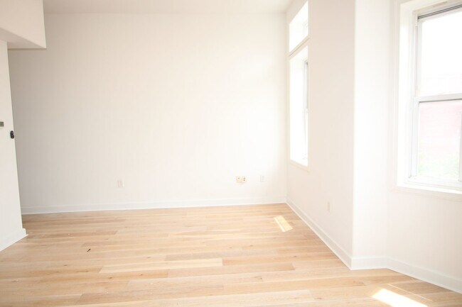 Foto del edificio - 1507 W Girard Ave