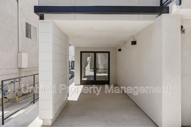 Building Photo - 4364 Alabama St