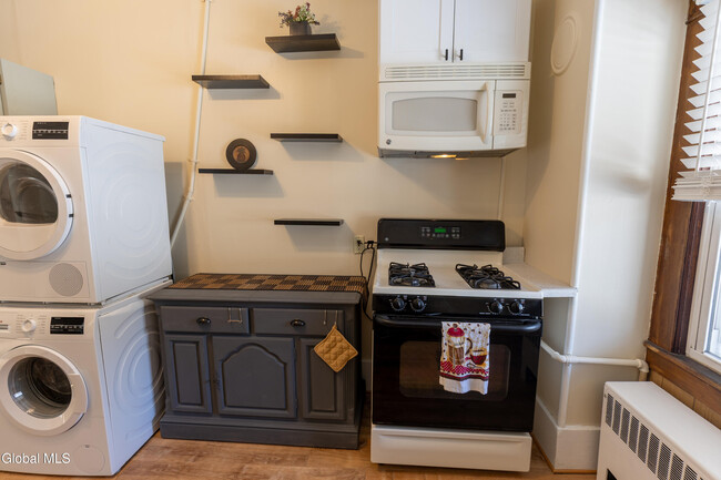 Building Photo - 301 South Main St