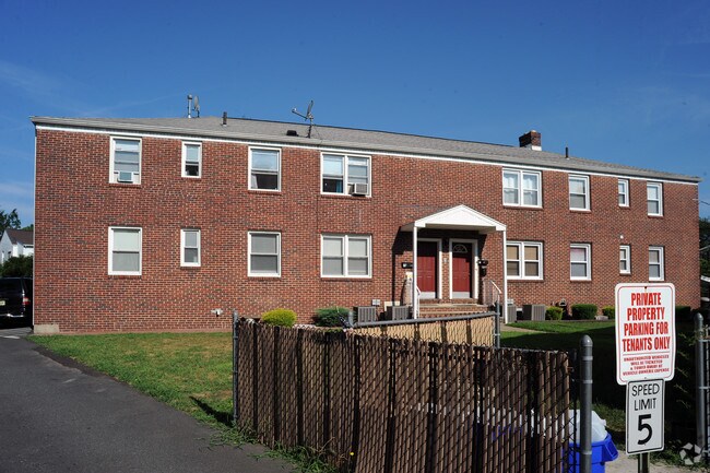 Building Photo - 3-4 S Carpenter Ter