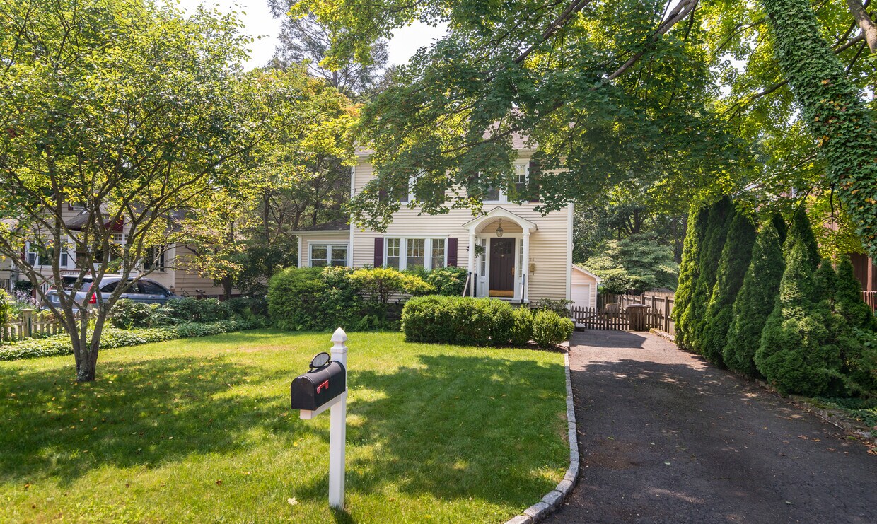 Primary Photo - 26 Maplewood Pl
