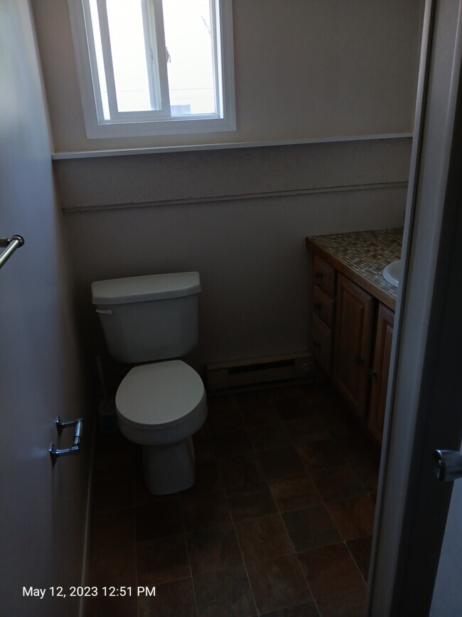 Bath - 4937 S Catherine St