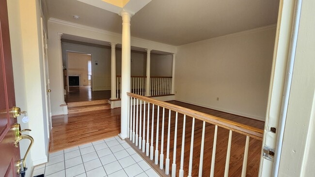 Building Photo - Spacious Townhome in Kingstowne