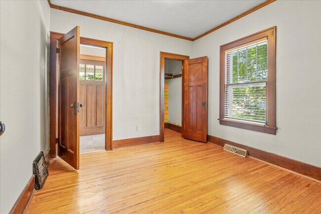 Foto del edificio - 1115 W 1st St