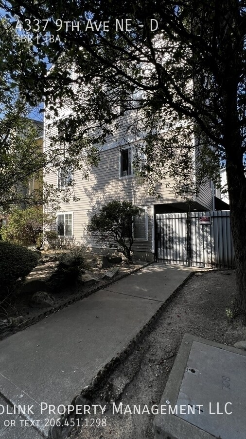 Building Photo - 4337 9th Ave NE