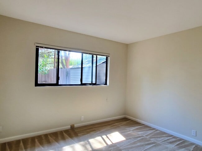 Foto del edificio - Cute Single Family Home, Newer kitchen, Ne...
