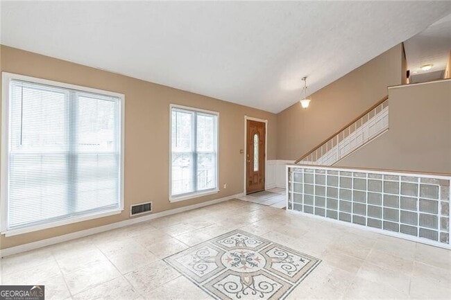 Building Photo - 131 Arrowood Ln