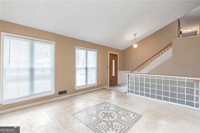 Foto del edificio - 131 Arrowood Ln