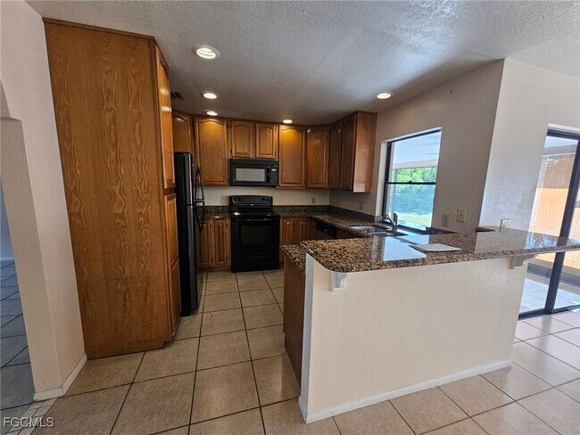 Building Photo - 1206 SE 36th Terrace