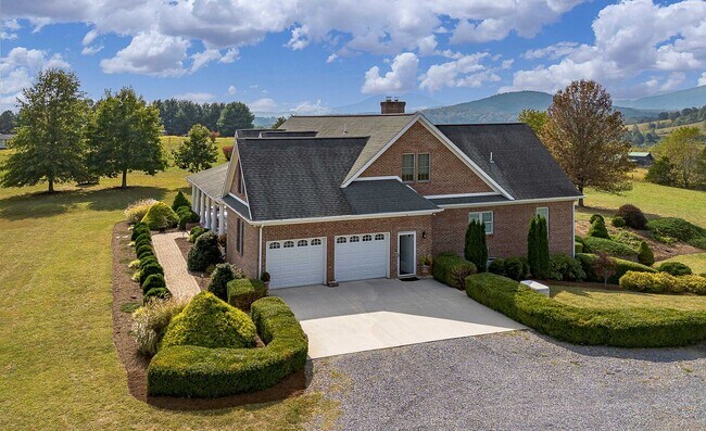 Foto del edificio - Majestic Custom Home