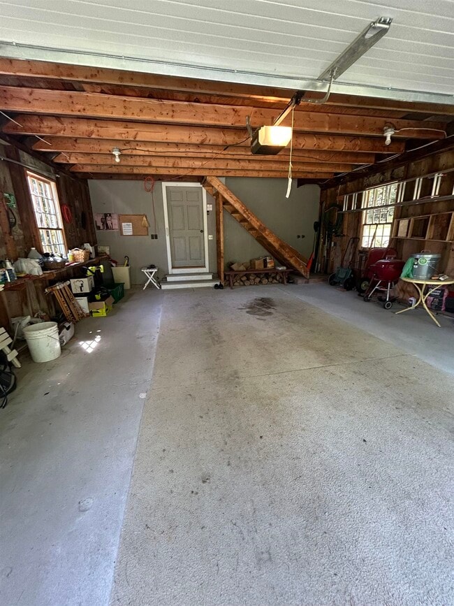 Building Photo - 923 Landgrove Rd