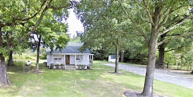 Foto del edificio - 4120 Chambers Chapel Rd