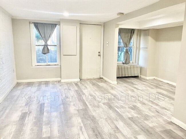 Foto del edificio - 1351 A St NE