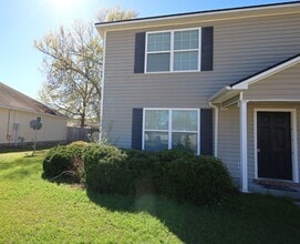 Building Photo - 1801 Chestnut Dr