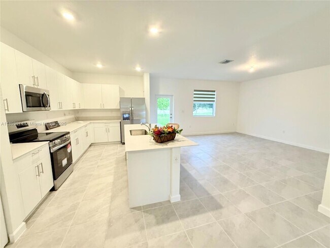 Foto del edificio - 2760 SE 23rd Ave