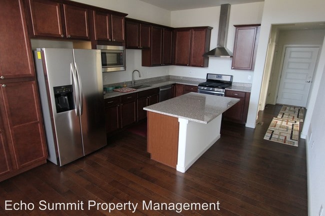 Foto del edificio - 10052 Town Ridge Ln