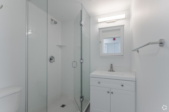 1 chambre, 1 salle de bain - Junior - Salle de bain - Castlegate Apartments