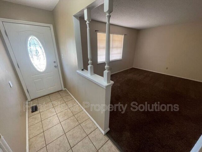 Foto del edificio - 6300 N Wildewood Dr