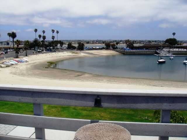 Foto del edificio - 3676-3678 Bayside Walk