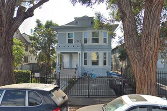 Building Photo - 1210 W 37th Pl