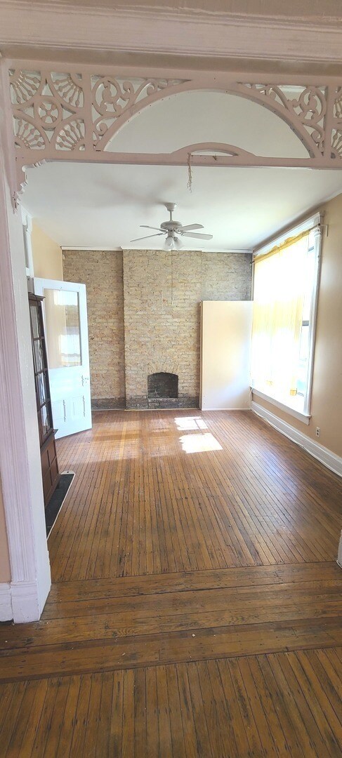 Foto del edificio - 1332 W 18th St