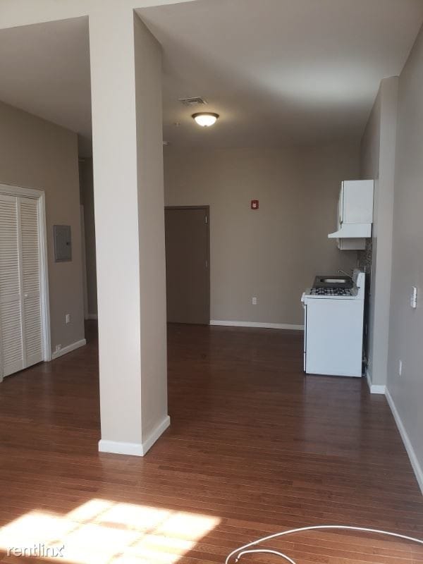 Building Photo - 1 br, 1 bath Apartment - 194 21st Ave