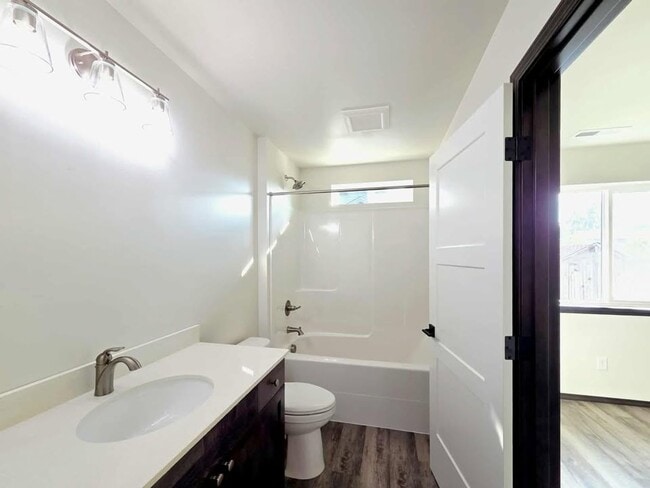 Building Photo - 1214 N Baker Ave