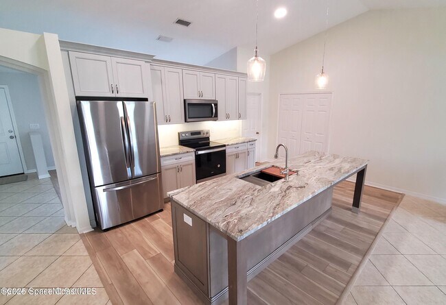 Foto del edificio - 5321 Cinnamon Fern Blvd