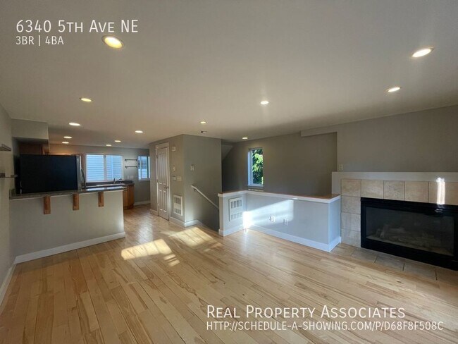 Foto del edificio - Pet Friendly 3bd 3.5ba Greenlake townhouse...