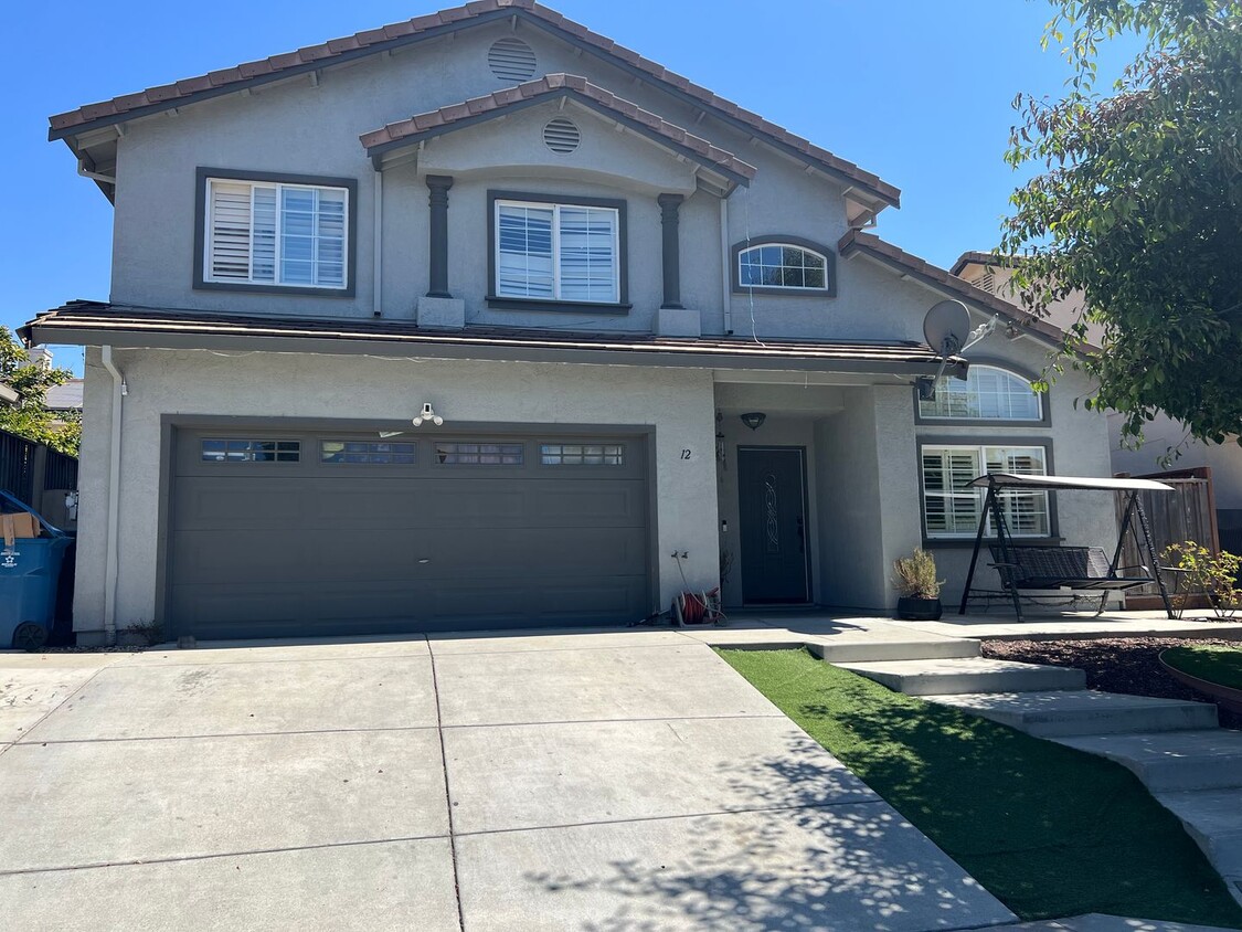 Primary Photo - Spacious Home for Rent