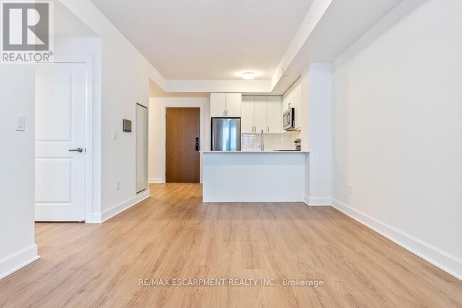 Building Photo - 3240-3240 William Coltson Ave