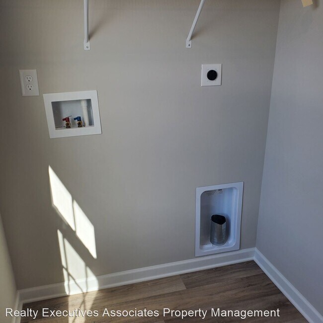 Foto del edificio - 3 br, 2.5 bath House - 3068 Farmhouse Drive
