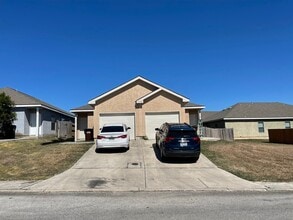 Building Photo - 5731 Golf Heights