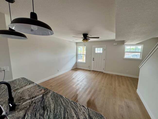 Building Photo - 507 Hickman Ave