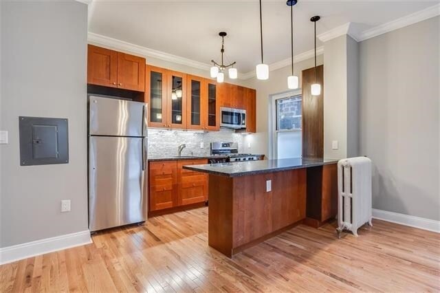 Primary Photo - 875 Boulevard E
