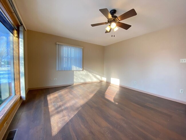 Building Photo - 3 Bedroom Home in Merrillville, IN