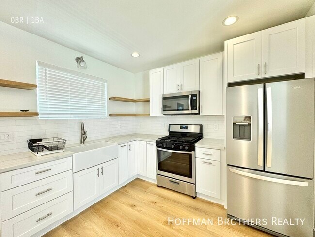 Building Photo - 5256 Beeman Ave