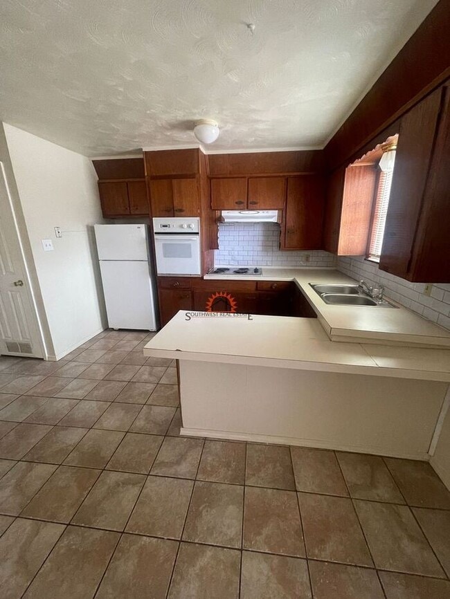 Building Photo - Charming 1 bed 1 bath duplex