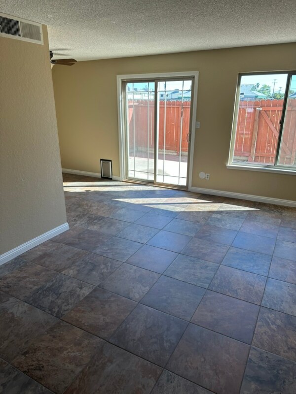 Foto del edificio - 4858 N Winery Cir