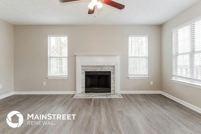 Building Photo - 2611 Star Ln