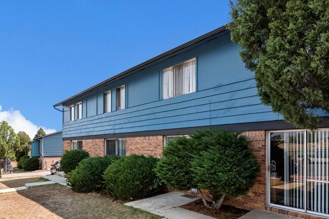 Townhouse Apartments - The Townhouse Apartments