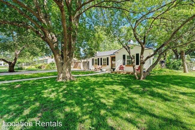 Foto del edificio - 3 br, 3 bath House - 3312 22nd Street