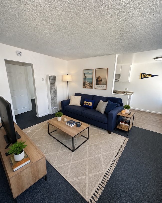 Interior Photo - 6587 Cervantes Rd